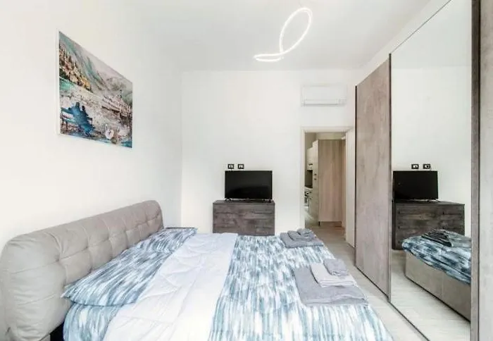 Relax House 7min In Bus Dal Апартаменты Комо